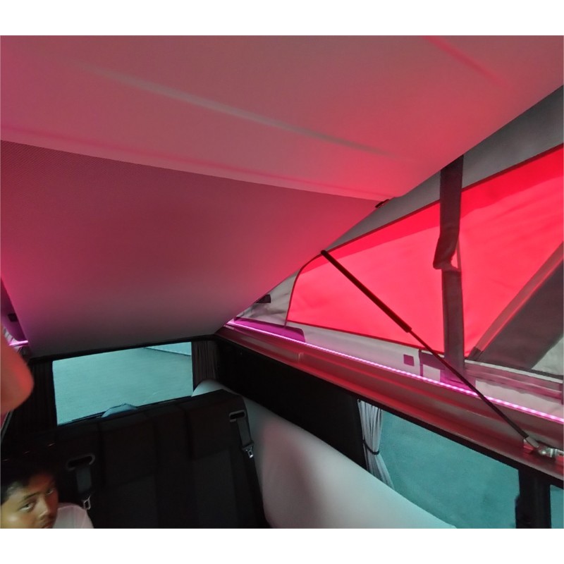Eclairage LED multicolore dans le toit relevable