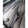 Rangement dans une porte latérale coulissante