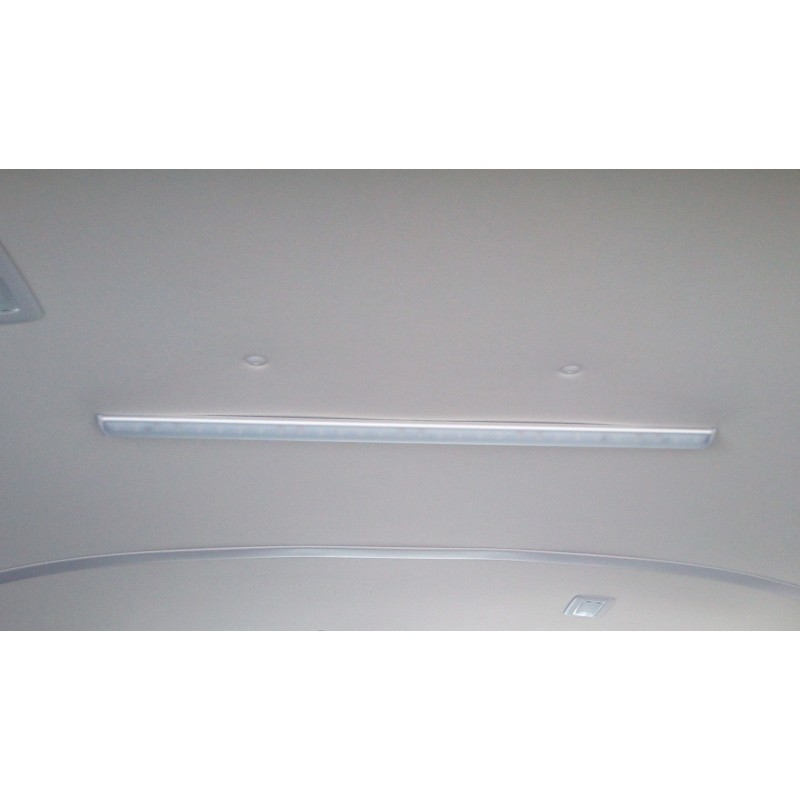 1 rampe d'éclairage LED au pavillon dans l'espace marchandise