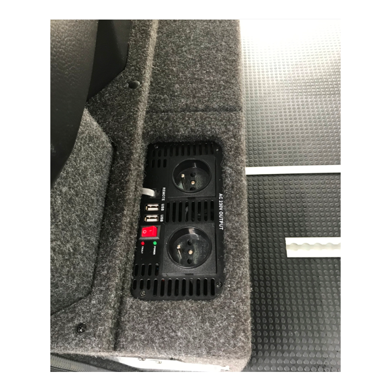 Prise 220 v déportée