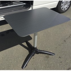Table démontable avec trépied et pliable